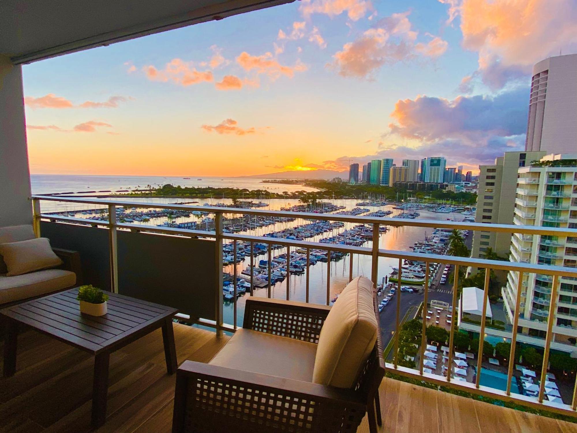 Panoramic Oceanview Resort - Full Kitchen In Each Room, 2 Swimming Pools, Onsite Restaurants, Fireworks Every Friday 호놀룰루 외부 사진