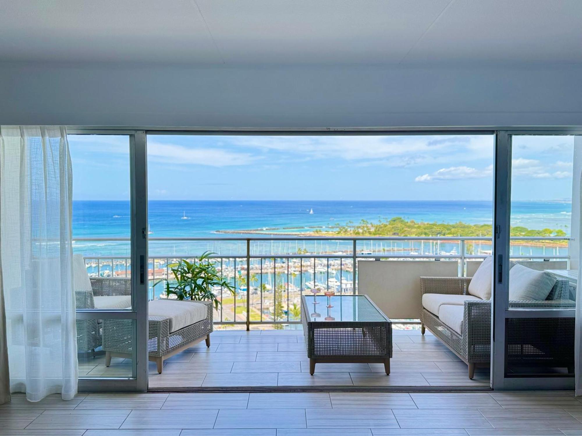 Panoramic Oceanview Resort - Full Kitchen In Each Room, 2 Swimming Pools, Onsite Restaurants, Fireworks Every Friday 호놀룰루 외부 사진